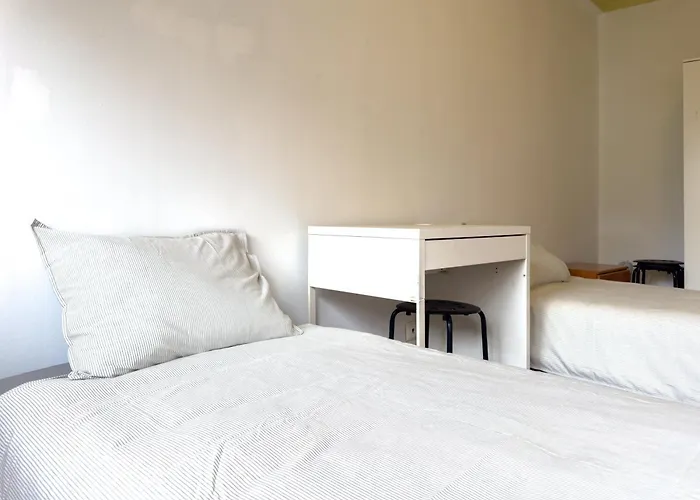 Double Bed Room In Old Town